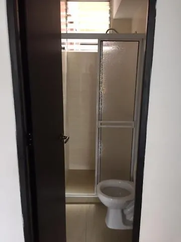 Apartaestudios Amoblados Cali 0*,
