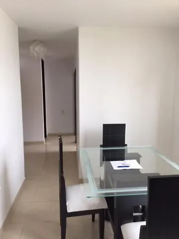Apartaestudios Amoblados Cali 0*,